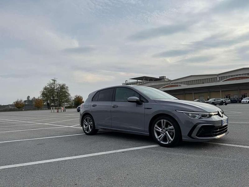 Usata VW Golf VII R-line 150 CV (110 kW) 2021 Grigio Utilitaria