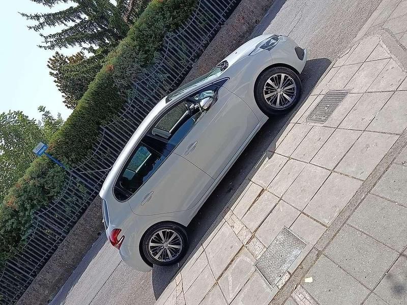 Usata Peugeot 208 Access 82 CV (60 kW) 2017 Utilitaria