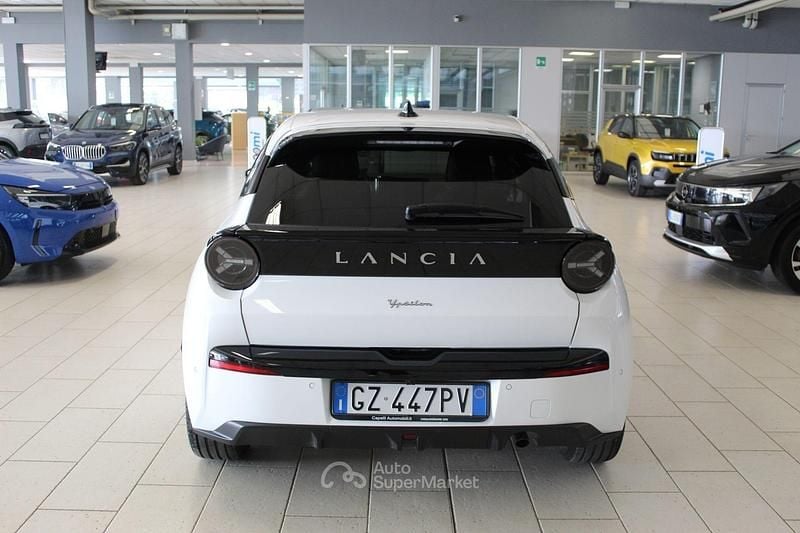 Usata Lancia Ypsilon 110 CV (80 kW) 2025 Bianco Utilitaria