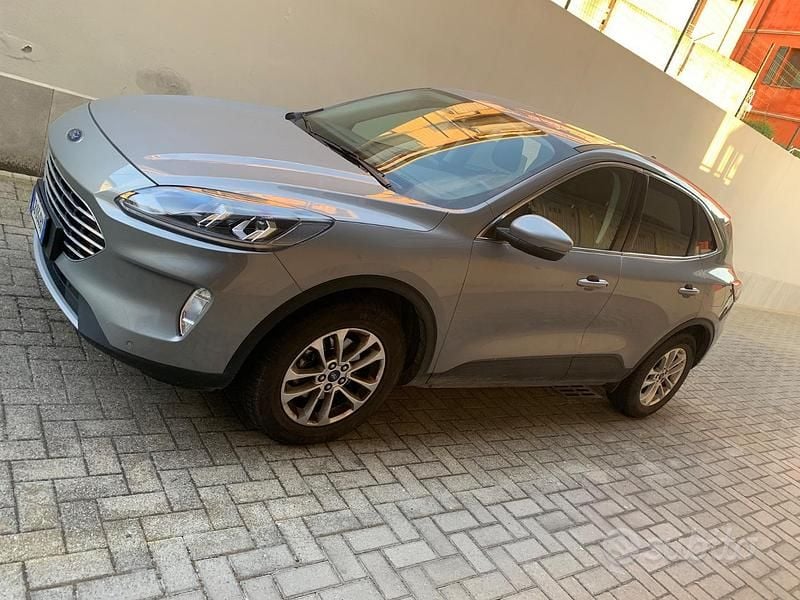 Usata Ford Kuga 120 CV (88 kW) 2020 Grigio SUV