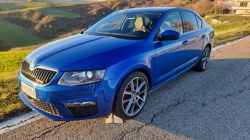 Usata Skoda Octavia RS 184 CV (135 kW) 2015 Blu/azzurro Utilitaria