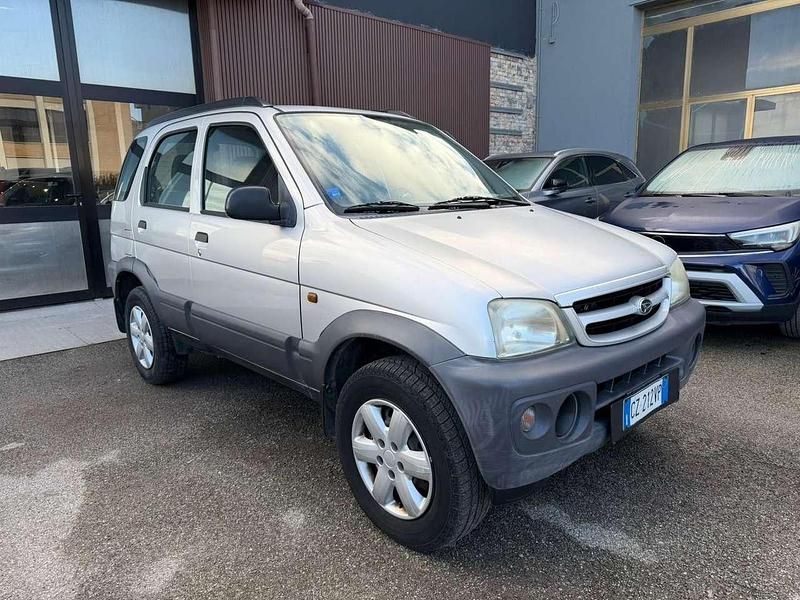 Usata Daihatsu Terios 86 CV (63 kW) 2006 Argento SUV