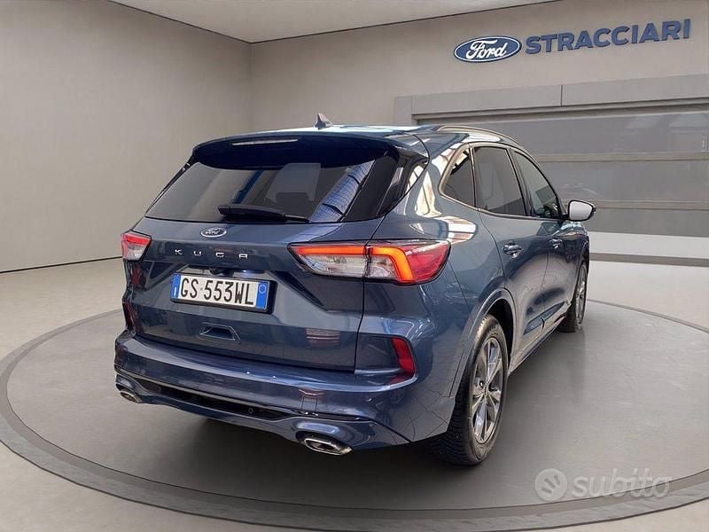 Usata Ford Kuga ST-Line 120 CV (88 kW) 2024 Blu metallizzato SUV