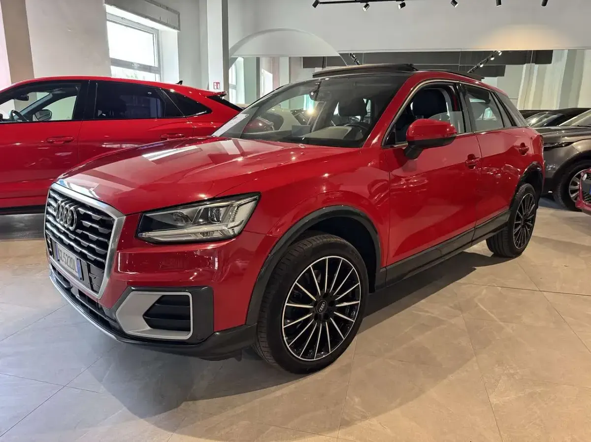 Usado Audi Q2 Ambiente 150 CV (110 kW) 2016 Rojo SUV