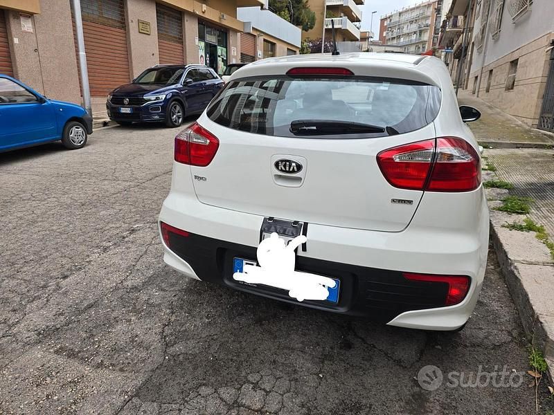 Usata Kia Rio 2015 Bianco Berlina