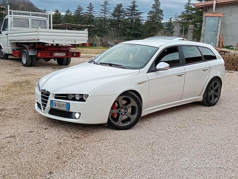Usata 2009 Alfa Romeo 159 Ti Station wagon | 4800 € - Immagine 1/4