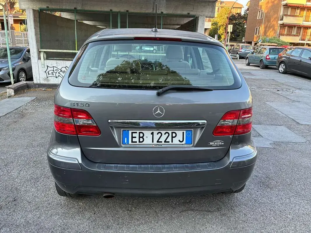 Usata Mercedes B180 Executive 116 CV (85 kW) 2010 Grigio Monovolume