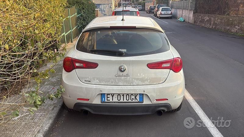 Usata Alfa Romeo Giulietta 150 CV (110 kW) 2015 Bianco Utilitaria