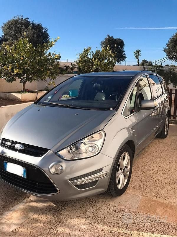 Begagnad Ford S-MAX 2011 Grå Minibuss