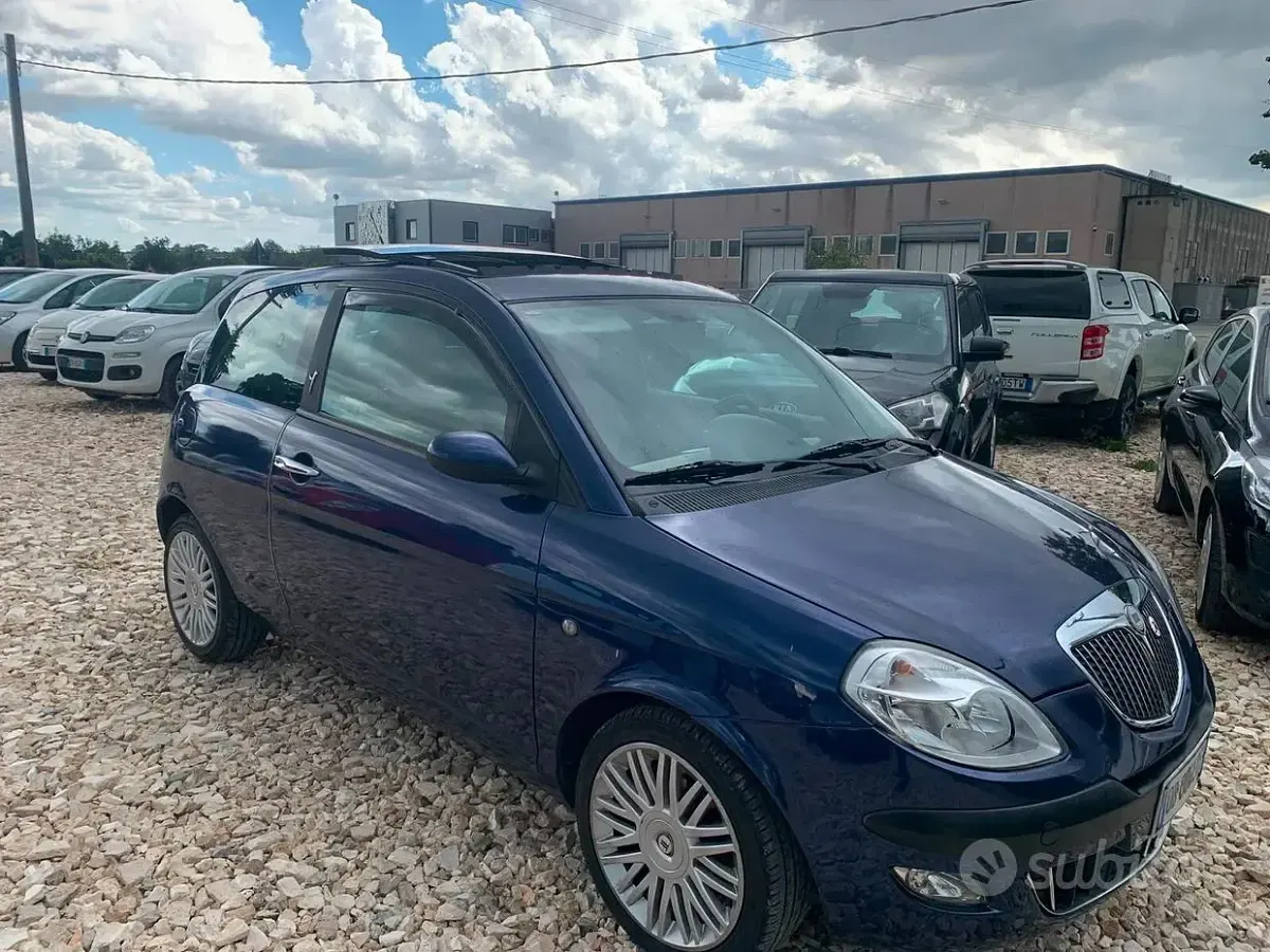 Usata Lancia Ypsilon 95 CV (69 kW) 2006 Blu Utilitaria