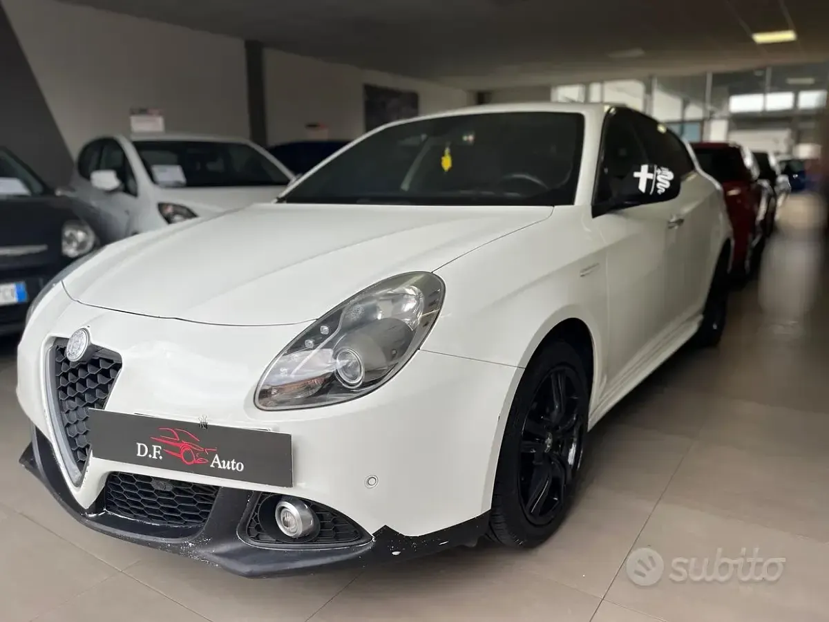 Usata Alfa Romeo Giulietta Progression 120 CV (88 kW) 2014 Bianco Utilitaria