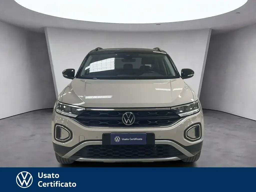 Usata VW T-Roc Life 110 CV (80 kW) 2023 Grigio / pastello SUV
