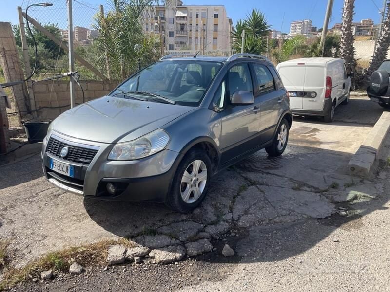 Usata Fiat Sedici Emotion 120 CV (88 kW) 2006 Grigio SUV