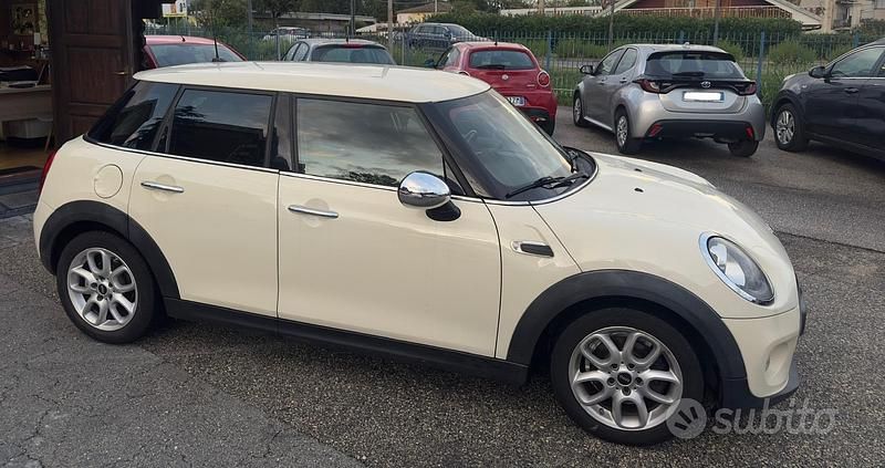 Usata Mini One D Business 95 CV (69 kW) 2015 Beige Utilitaria