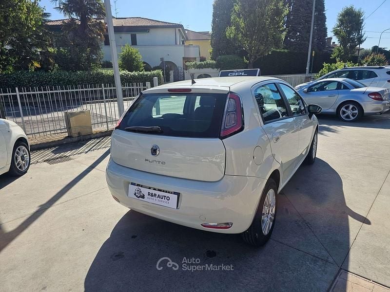 Usata Fiat Punto Easy 77 CV (56 kW) 2012 Bianco Utilitaria