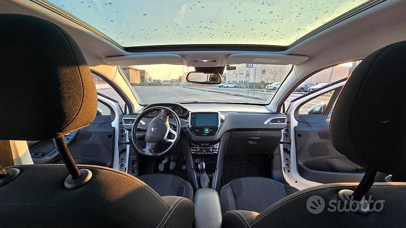 Usata Peugeot 208 Allure 75 CV (55 kW) 2016 Bianco Utilitaria