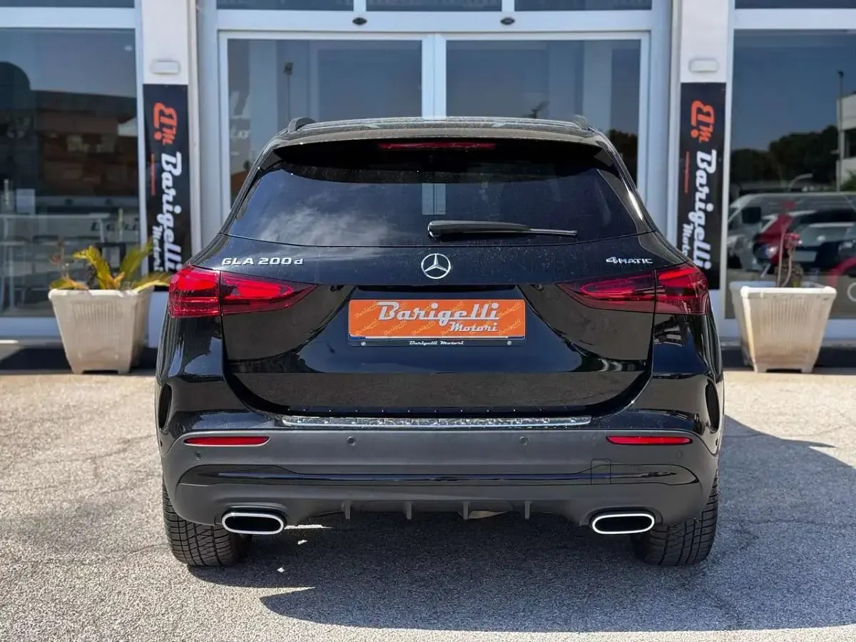 Usata Mercedes GLA200 AMG Line Premium Plus 150 CV (110 kW) 2024 Nero SUV
