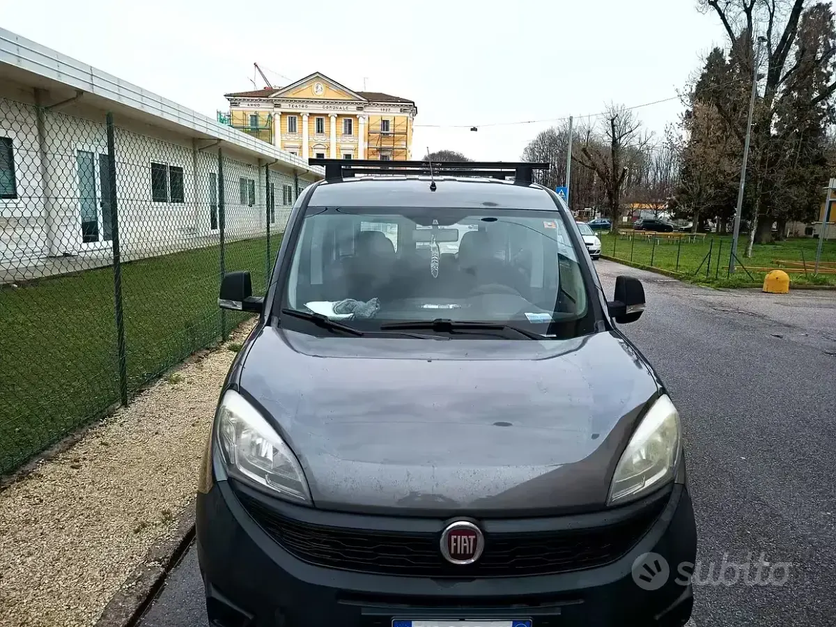 Usata Fiat Doblò Active 90 CV (66 kW) 2016 Grigio Monovolume