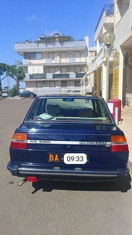 Usata Alfa Romeo Giulietta 109 CV (80 kW) 1986 Blu/azzurro Berlina
