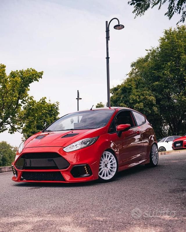 Rosso Usata 2013 Ford Fiesta ST Due volumi | 19.000 € - Immagine 1/4