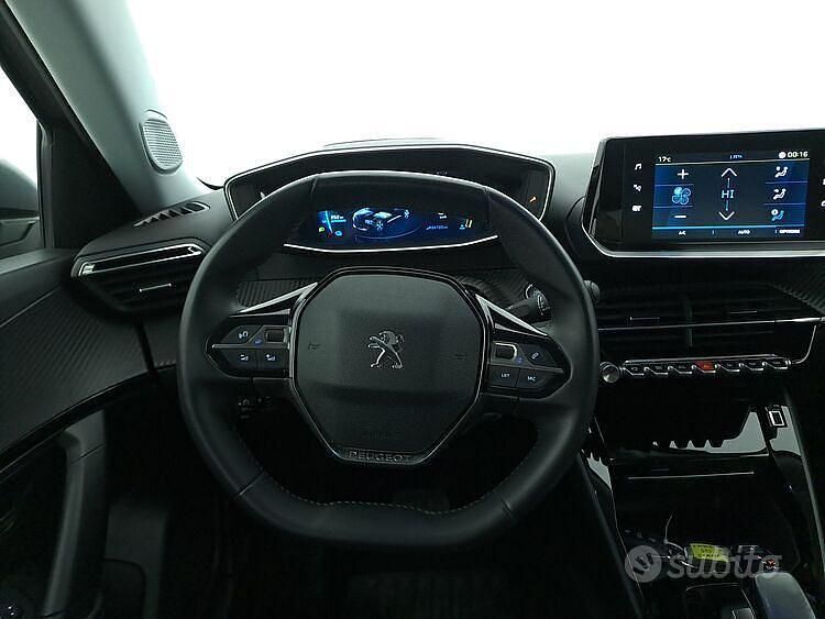Usata Peugeot e-2008 Allure 100 kW (136 CV) 2021 Grigio SUV