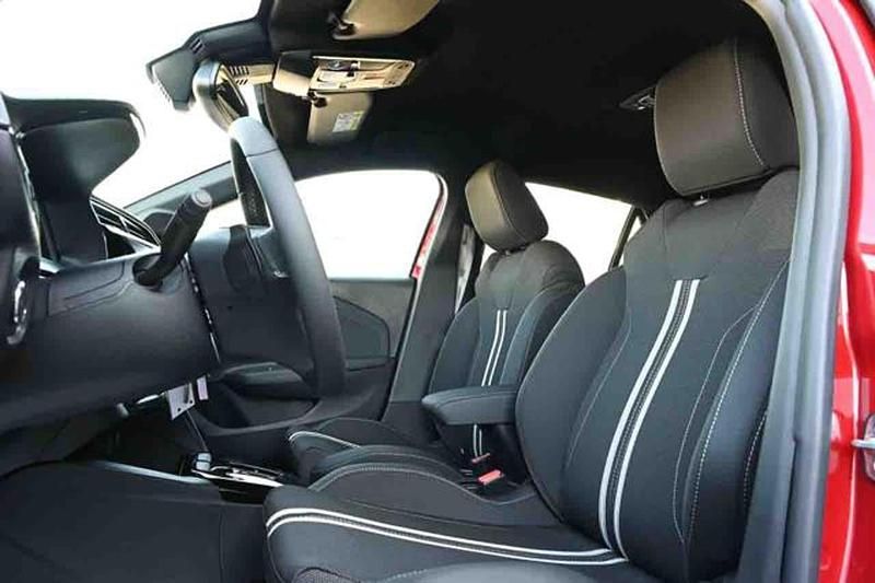 Occasion Opel Corsa 100 ch (73 kW) 2025 Rouge Citadine