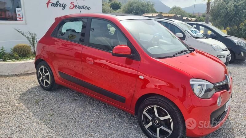 Usata Renault Twingo SE 89 CV (65 kW) 2017 Rosso Utilitaria