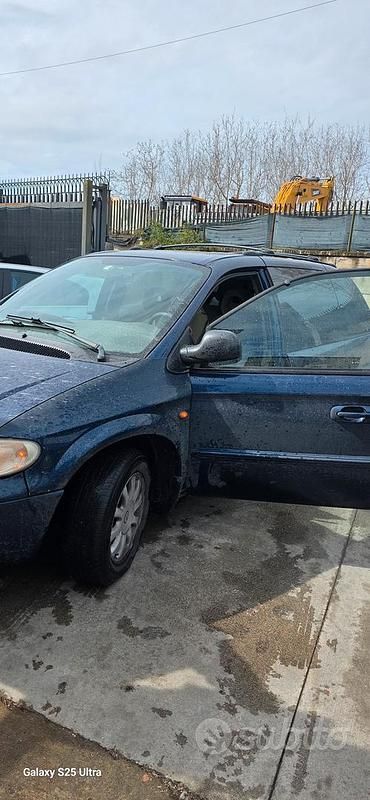 Usata Chrysler Voyager 143 CV (105 kW) 2003 Monovolume