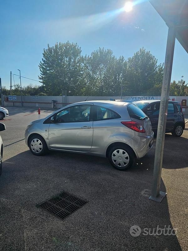 Usata Ford Ka Titanium 69 CV (50 kW) 2010 Grigio Berlina
