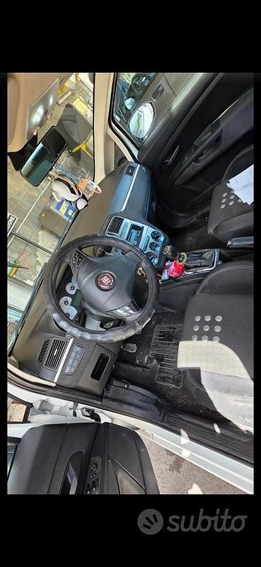 Usata Fiat Grande Punto Dynamic 90 CV (66 kW) 2008 Bianco Utilitaria