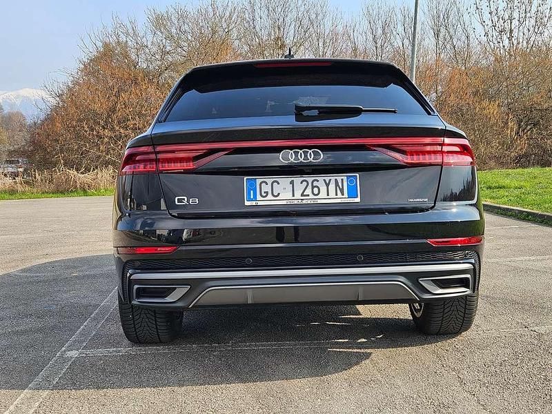 Usata Audi Q8 S-Line 286 CV (210 kW) 2020 Nero SUV