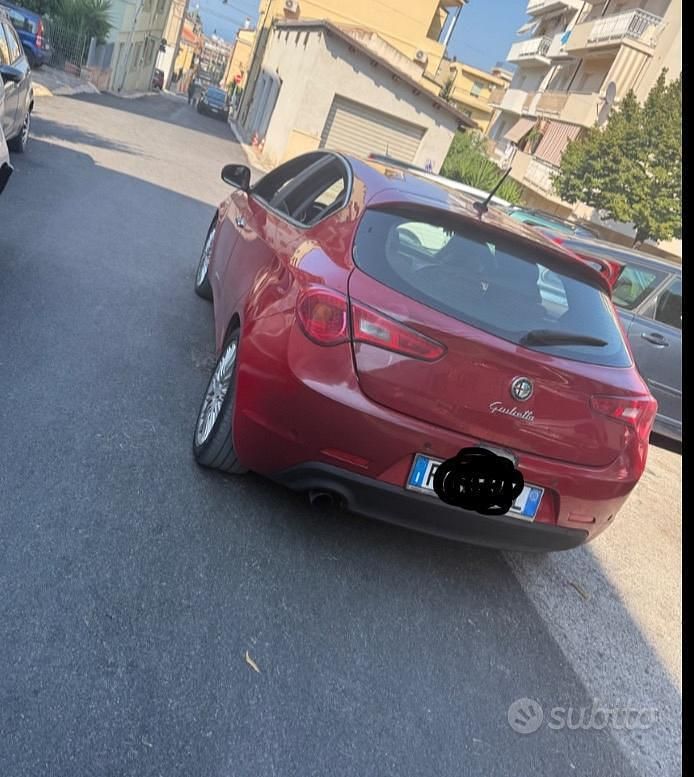 Usata Alfa Romeo Giulietta 109 CV (80 kW) 2013 Rosso Berlina