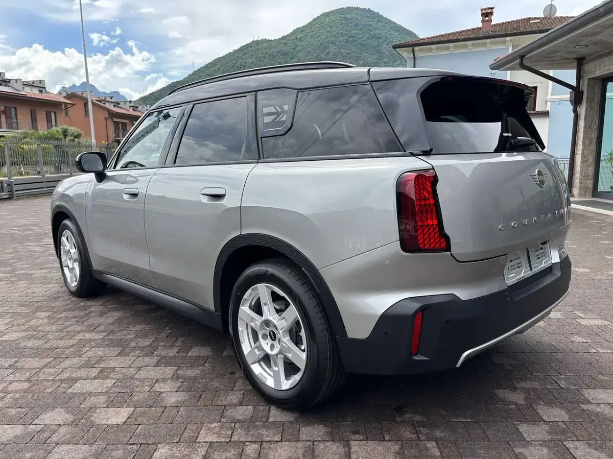 Usata Mini Countryman Favoured 163 CV (119 kW) 2025 Melting silver SUV