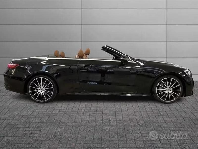 Usata Mercedes E220 Premium Plus 194 CV (142 kW) 2021 Nero Cabrio