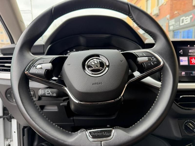 Usata Skoda Kamiq Ambition 110 CV (80 kW) 2022 Bianco SUV