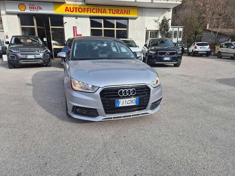 Usata Audi A1 Sportback S-Line 90 CV (66 kW) 2017 Argento/tetto nero Utilitaria
