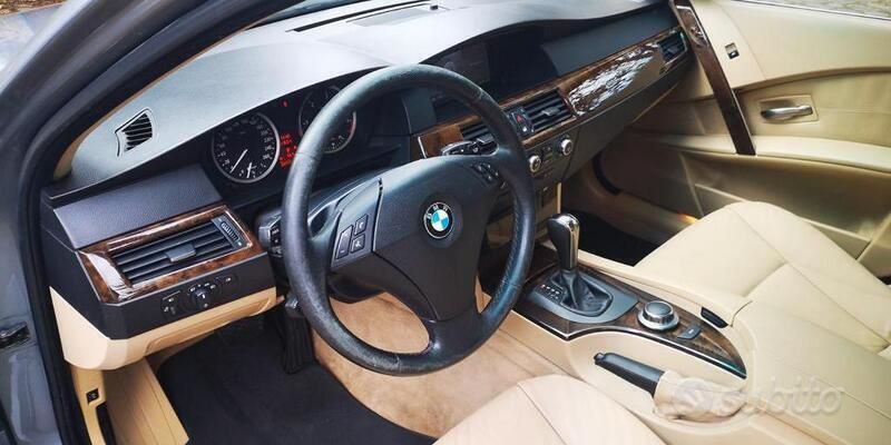 Usata BMW 530 231 CV (169 kW) 2006 Grigio Berlina