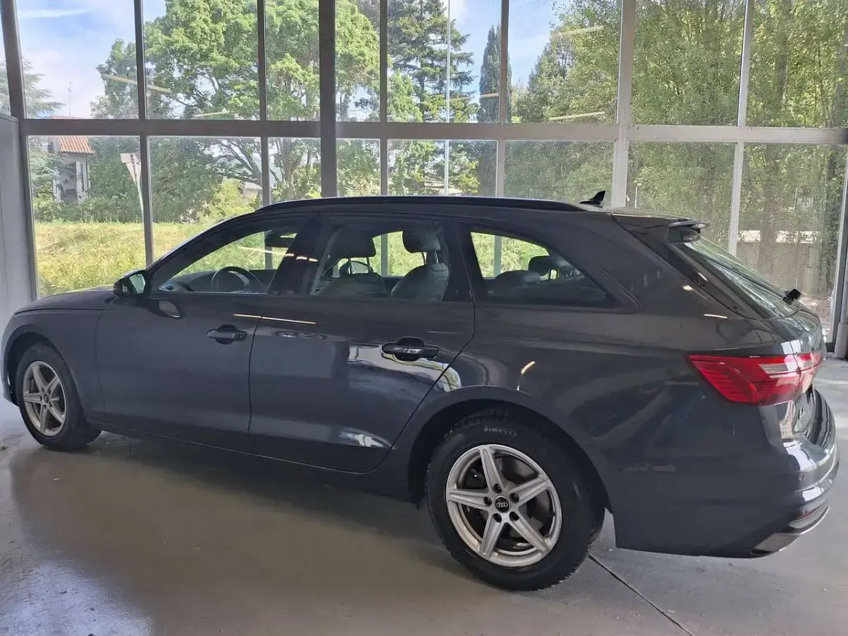 Usado Audi A4 Advanced Plus 163 CV (119 kW) 2022 Gris Familiar