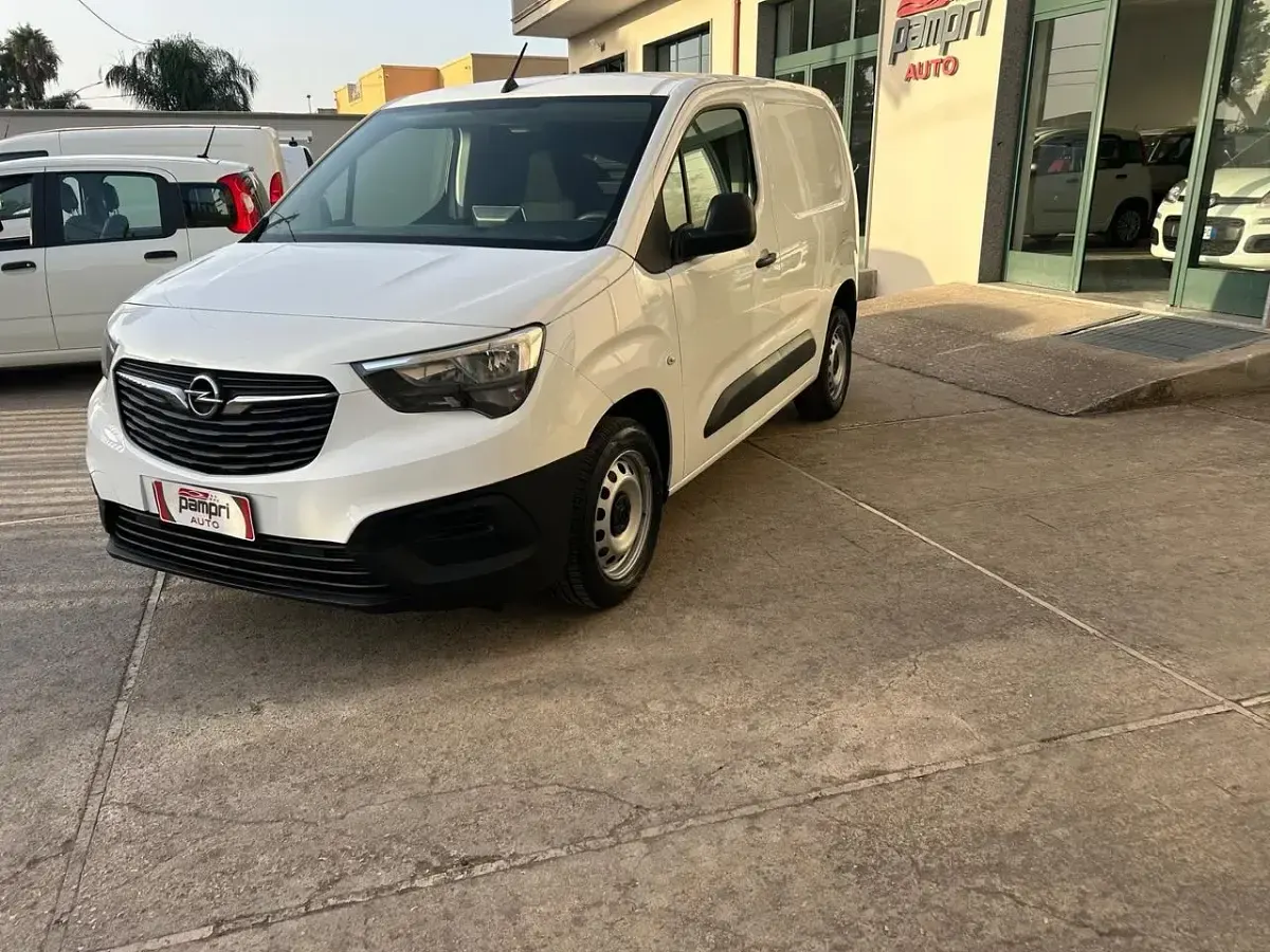 Usata Opel Combo Edition 102 CV (75 kW) 2020 Bianco Monovolume