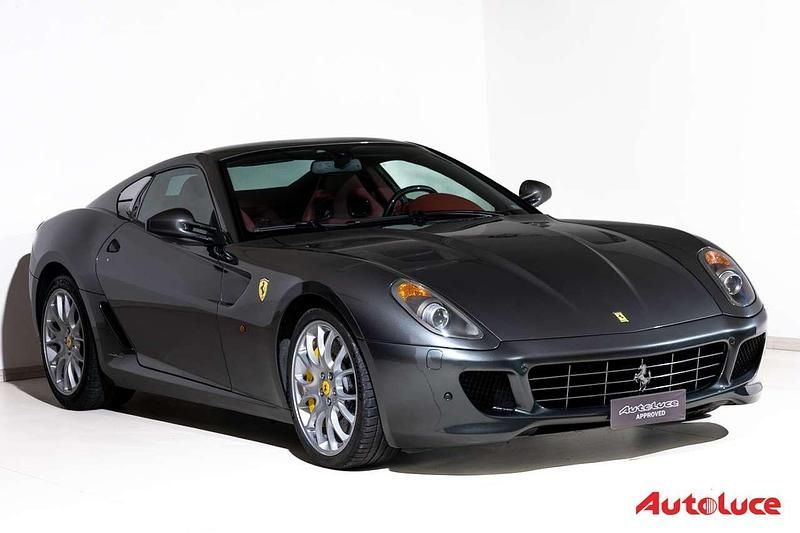 Usata Ferrari 599 620 CV (456 kW) 2008 Grigio silverstone Coupé