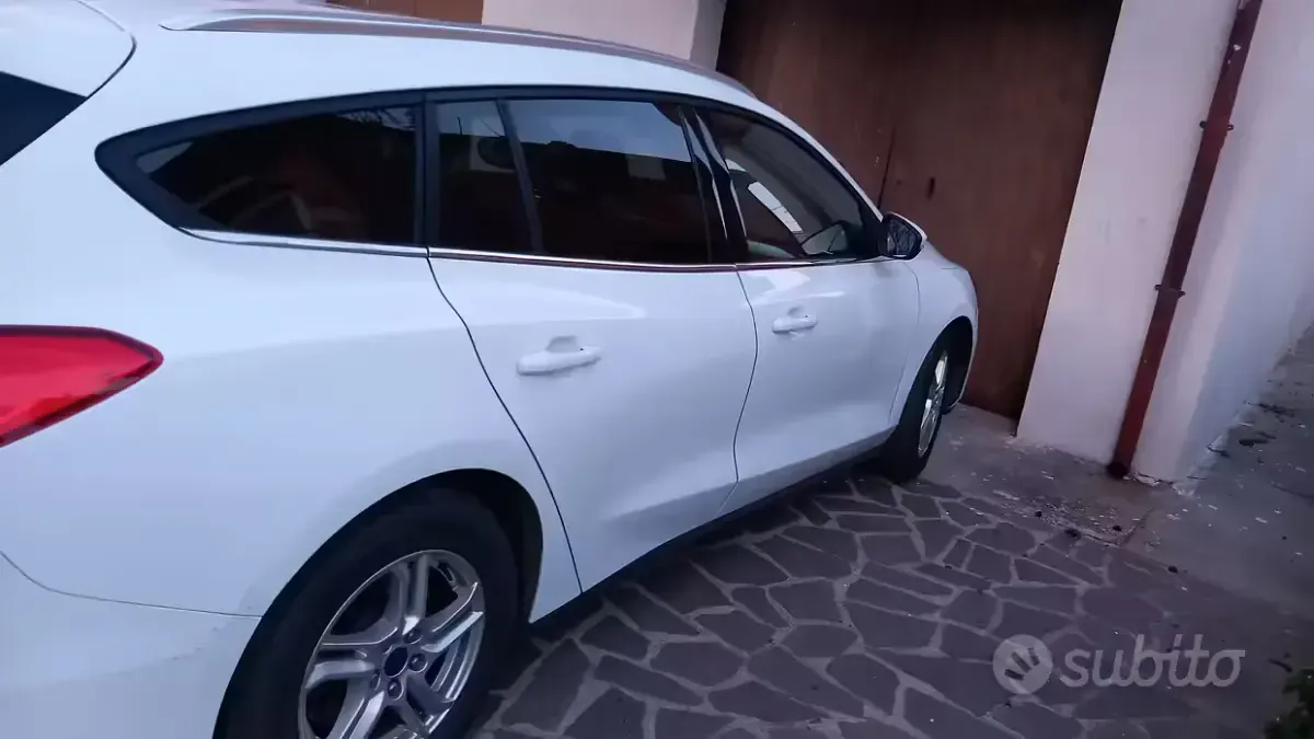 Gebraucht Ford Focus 120 PS (88 kW) 2021 Weiß Kleinwagen
