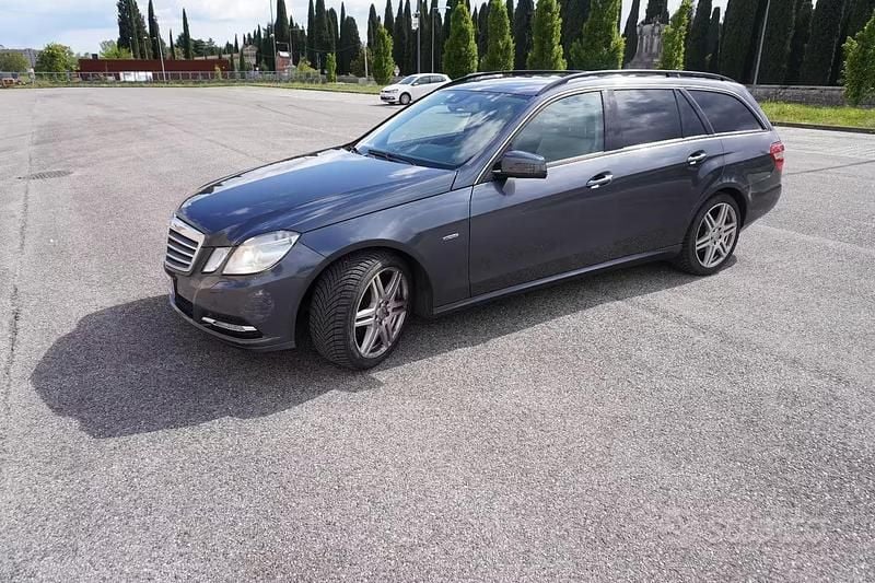 Usata Mercedes E350 Elegance 265 CV (194 kW) 2011 Grigio Station wagon