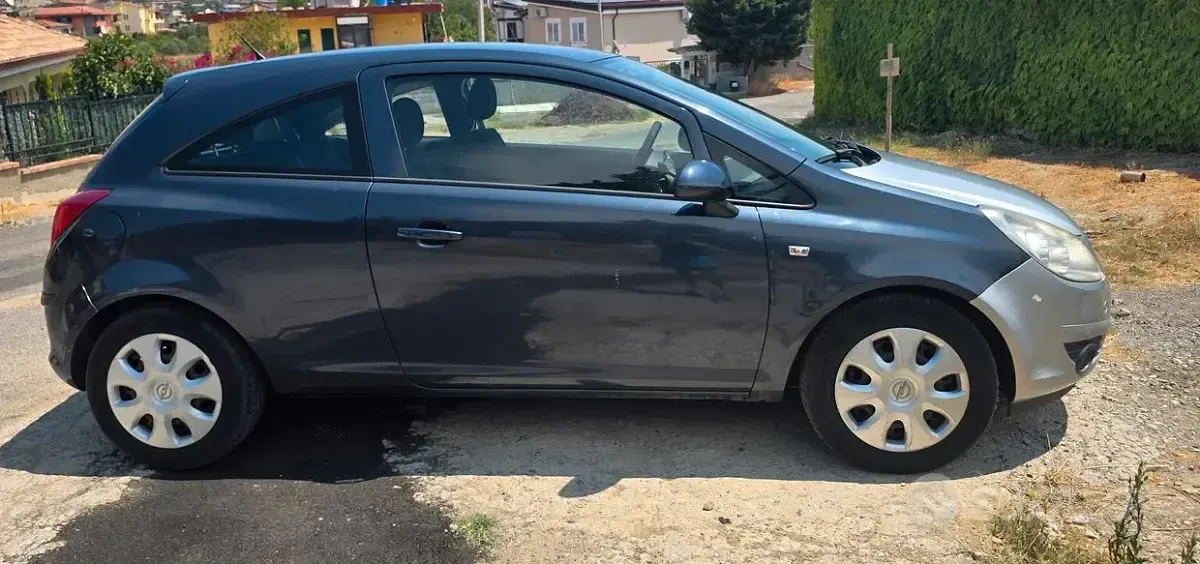 Usata Opel Corsa 69 CV (50 kW) 2009 Utilitaria