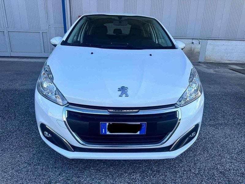 Usata Peugeot 208 Active 102 CV (75 kW) 2019 Bianco Utilitaria