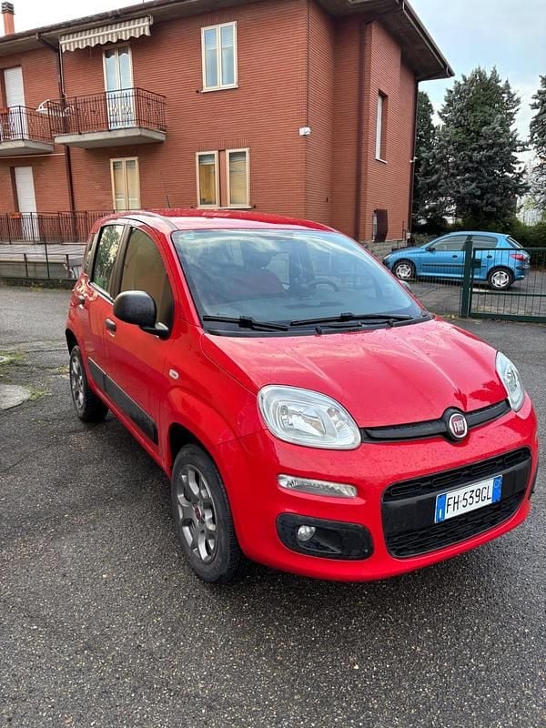 Usata Fiat Panda Lounge 80 CV (58 kW) 2017 Rosso Utilitaria