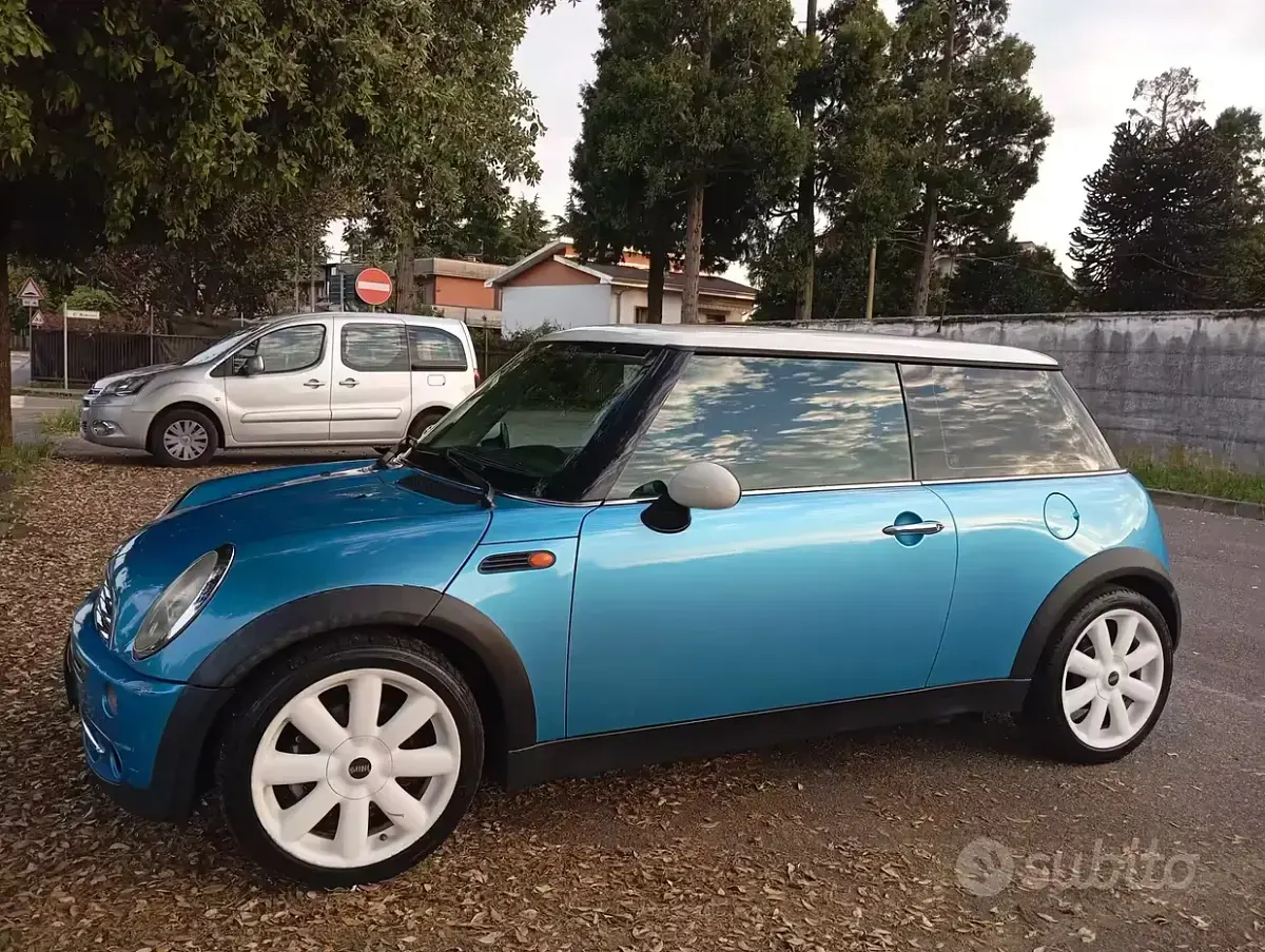 Usata Mini Cooper 116 CV (85 kW) 2005 Blu Utilitaria