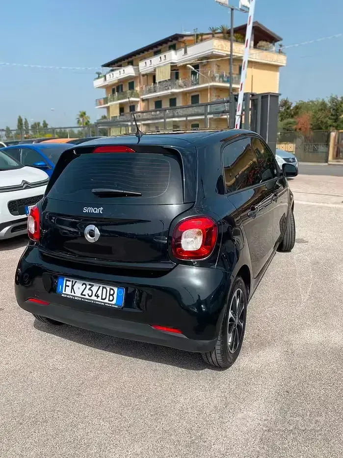 Usata Smart ForFour Passion 71 CV (52 kW) 2017 Nero Utilitaria