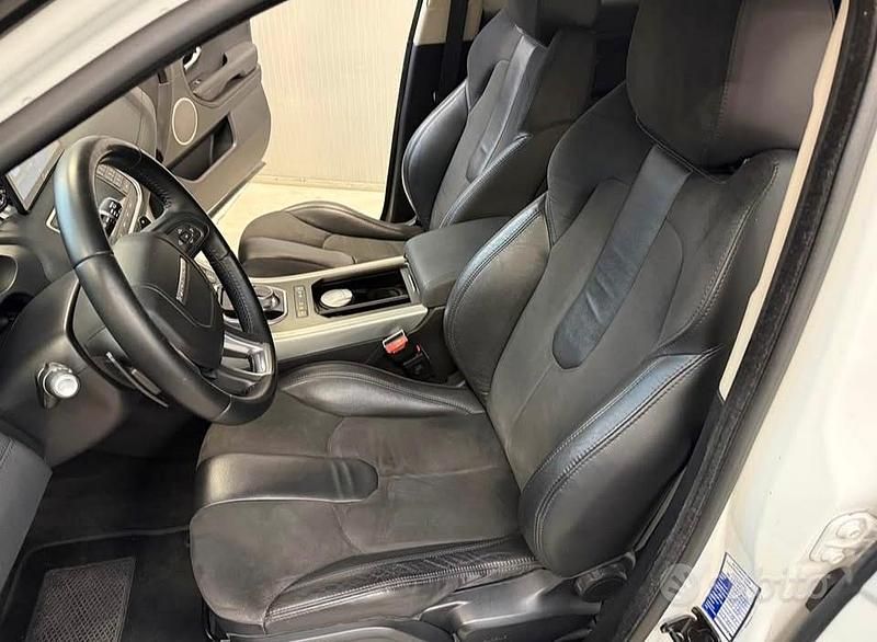 Usata Land Rover Range Rover evoque Black Edition 190 CV (139 kW) 2013 Bianco Station wagon