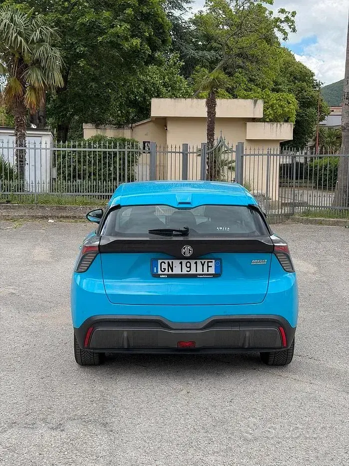 Usata MG MG4 EV 53 kW (73 CV) 2023 Blu Utilitaria