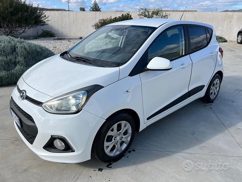 Bianco Usata 2016 Hyundai i10 Comfort Due volumi | 4900 € (Super prezzo) - Immagine 1/4